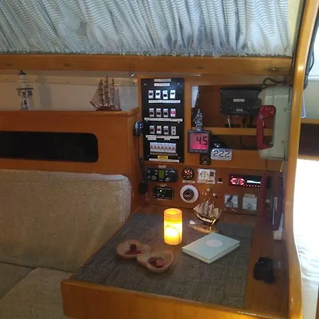 Noches Magicas Bateau-hôtel